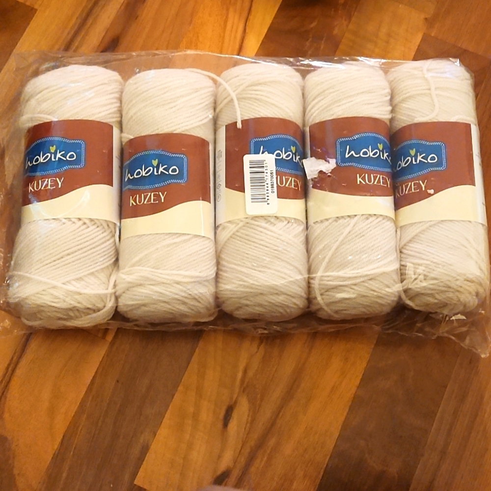 Knitting yarn